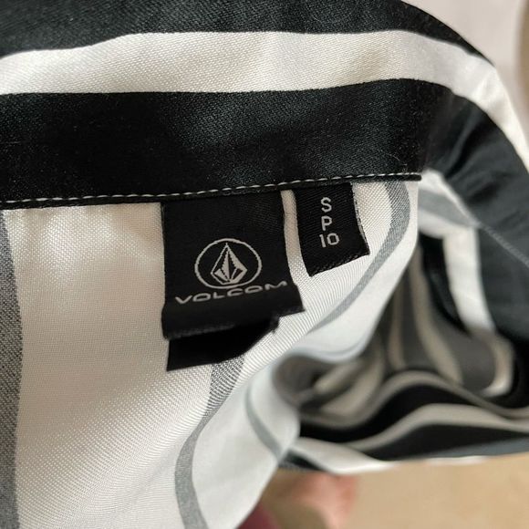 Volcom Stripped Button Down Blouse - Women’s 10 - Picture 6 of 8